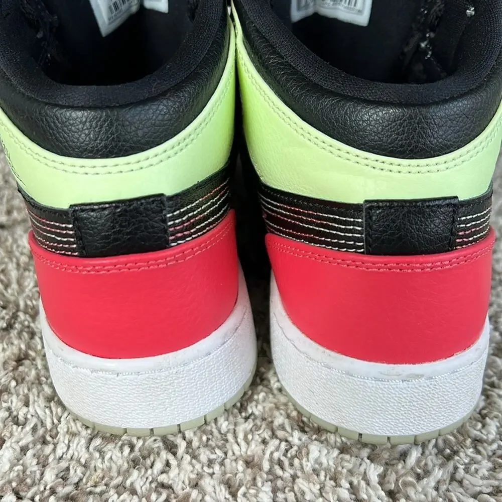 Nike Air Jordan 1 Kids Youth Mid SE Glow-In-The-Dark (GS) Sneakers